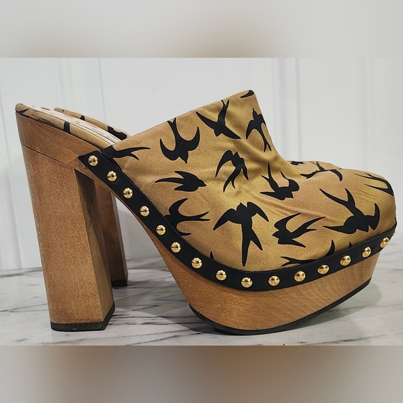 Miu Miu Gold Satin Black Swallow Birds Wooden Mules Clogs Women's Size 37/6.5 - Picture 4 of 9